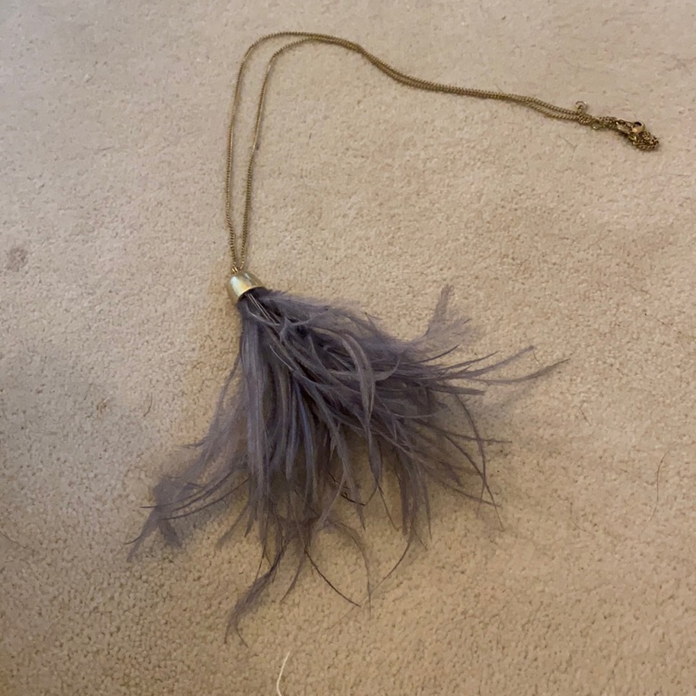 Feathered pendant necklace